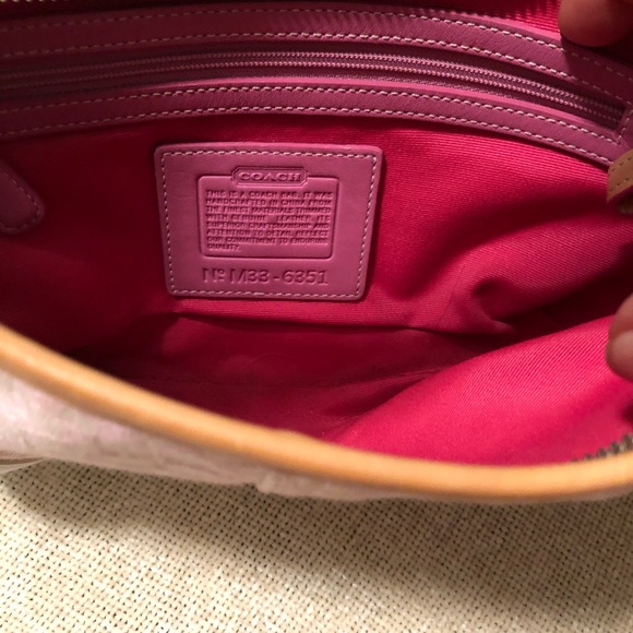 Small pink and white coach handbag - Picture 4 of 5